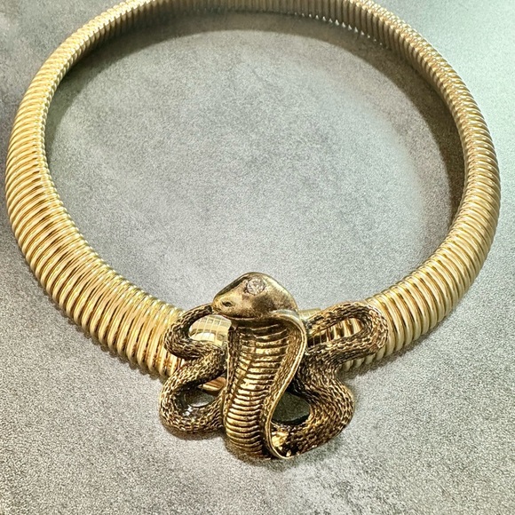 Jewelry - Vintage Omega Gold Tone Cobra Snake Pendant Collar Statement Necklace
